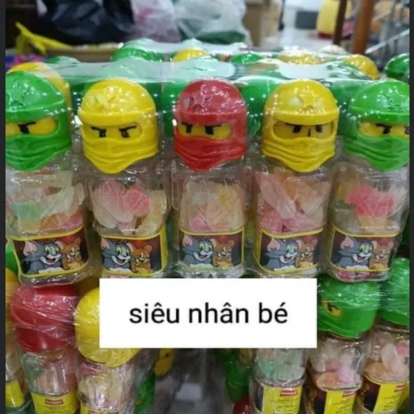 Kẹo Dẻo Siêu Nhân Bé (Cọc/ 15 Lọ)